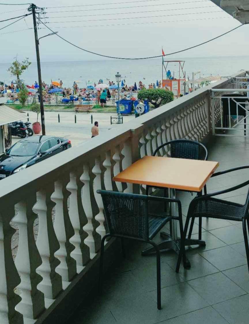 Iliana Hotel Paralia Exterior foto